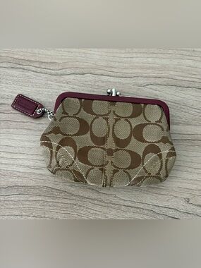 Coach Kiss Lock Purse for Sale up to 90% Off: Poshmark